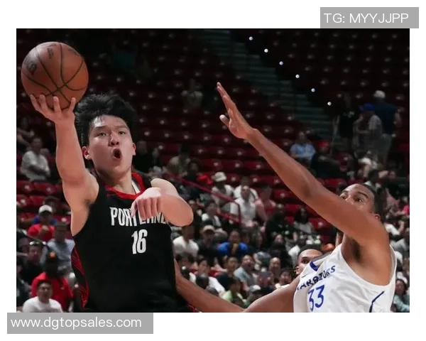 勇士与开拓者激战四月末季后赛精彩回顾与分析 勇士与开拓者激战四月末季后赛精彩回顾与分析