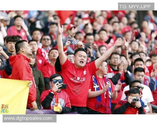 大秦之水与杭州绿城的精彩对决展现足球魅力与团队精神 大秦之水与杭州绿城的精彩对决展现足球魅力与团队精神