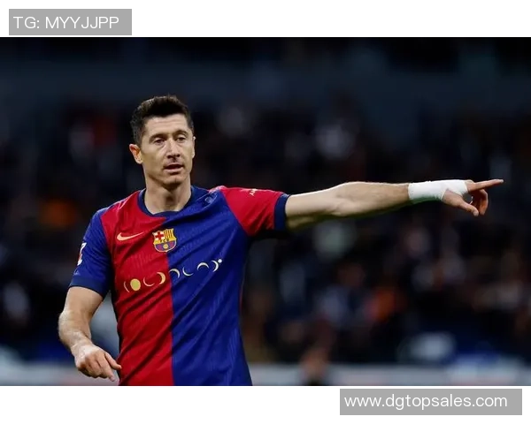 莱万再创佳绩欧冠赛场10场打入12球稳居射手榜首位