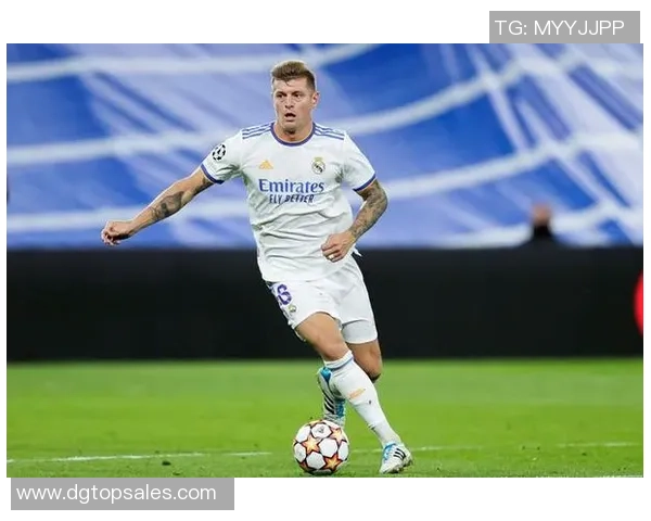 马模与皇马的巅峰对决解析：战术较量与球员表现的全面分析